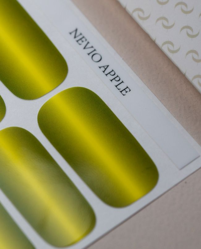Nevio Apple