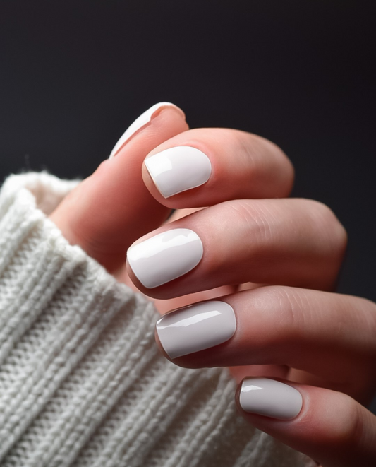 Wolkenkuss – UV Gel Wraps in strahlendem Weiß.