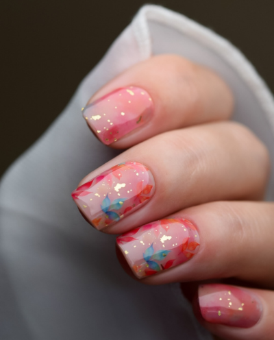 Aquarellgarten – UV Gel Wraps mit buntem Aquarell-Design, Maniküre-Ergebnis.