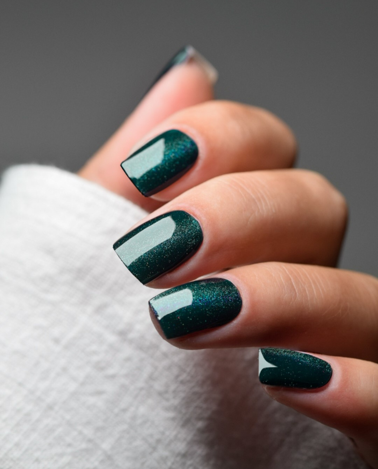 UV Gel Wraps Mitternachtsgrün – grüne Nailwraps mit Glanz und Cat Eye Design