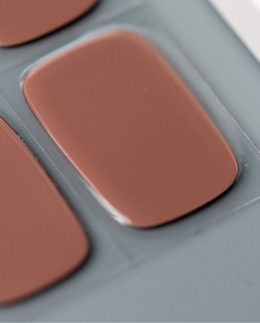 UV Gel Wraps Taupe Märchen – klassischer Nude-Look in elegantem Taupe.