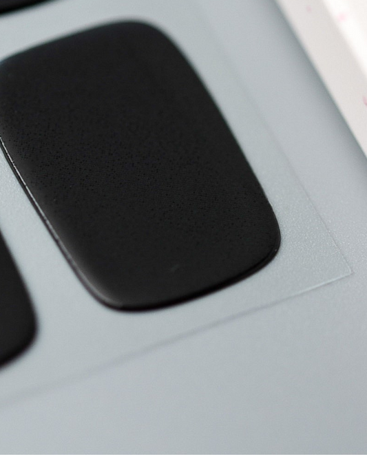 UV Gel Wraps Velvet Black – elegante schwarze Nägel in samtiger Optik.