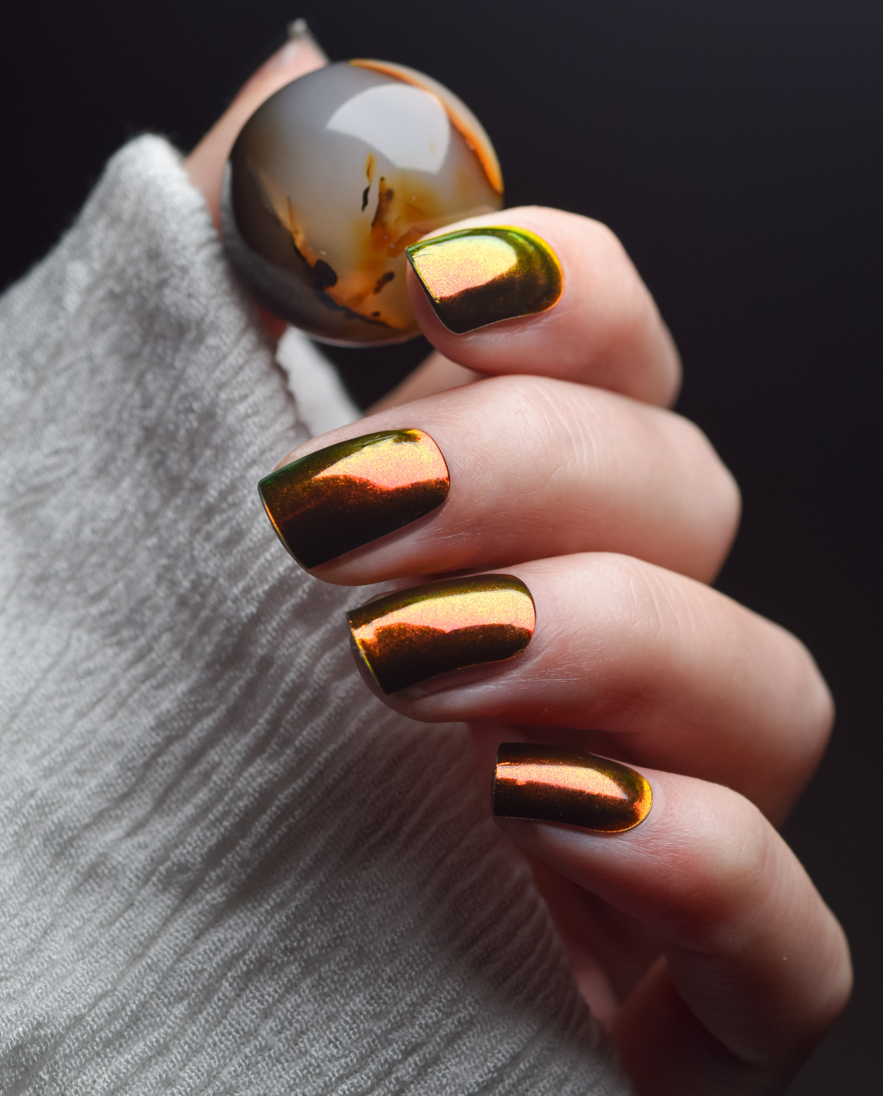 UV Gel Wrap Design Firelight mit warmem Chrome-Metallic Effekt