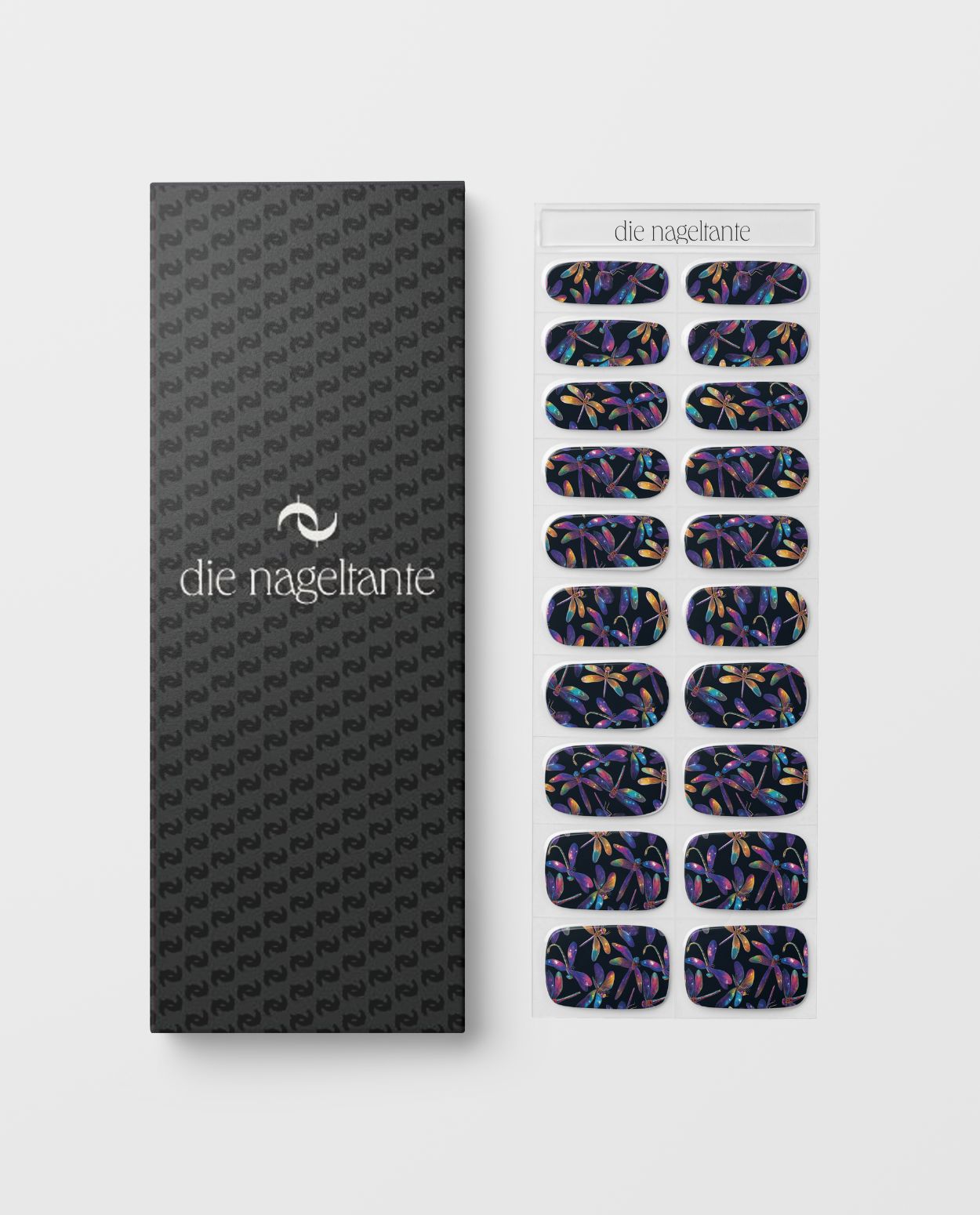 UV Gel Wraps After Dark – Designübersicht der selbstklebenden Gel Maniküre inklusive schwarzer Verpackug