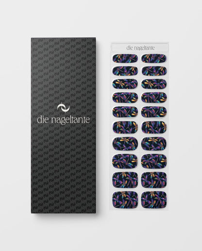 UV Gel Wraps After Dark – Designübersicht der selbstklebenden Gel Maniküre inklusive schwarzer Verpackug