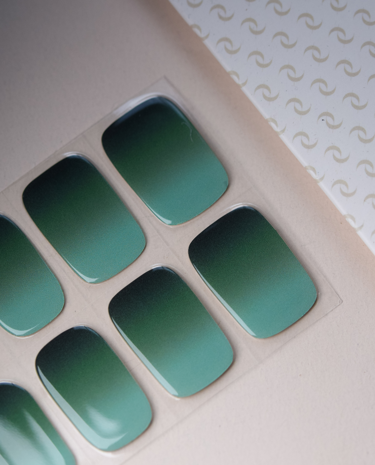 UV Gel Wraps Deep Moss – Designübersicht der selbstklebenden Gel Wraps