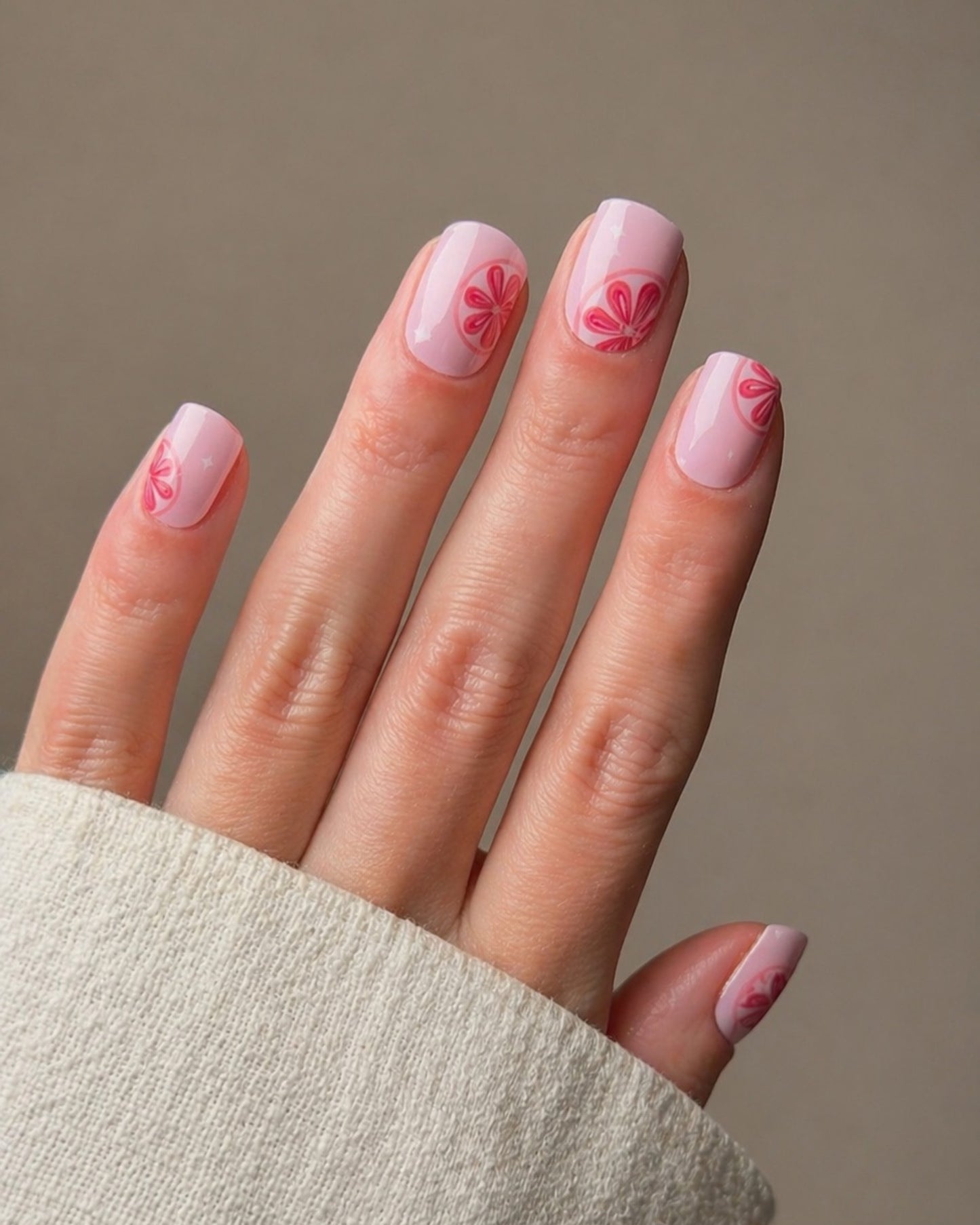 Summer Slice Design Nahaufnahme rosé Nägel