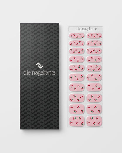 Verpackungen und Übersicht der Cherry Pop uv nailwraps mit verspieltem Kirsch-Design