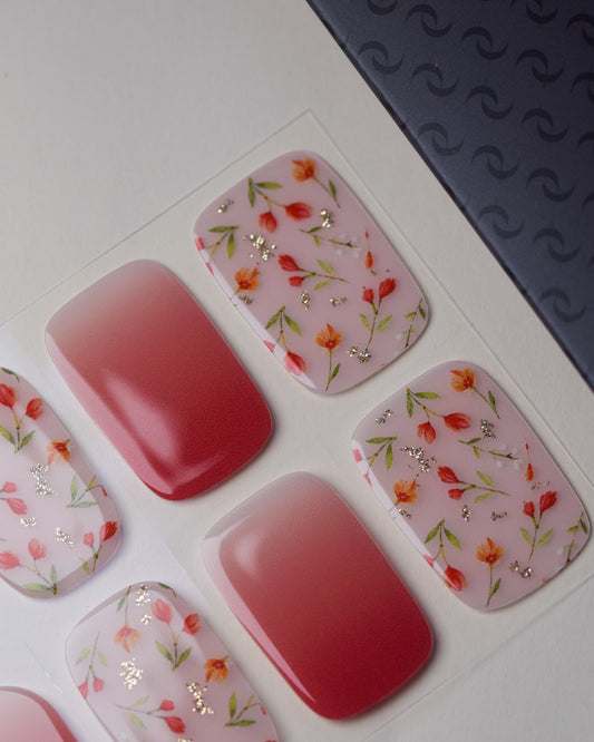 Spring Bloom UV Nailwraps florale Details Nahaufnahme