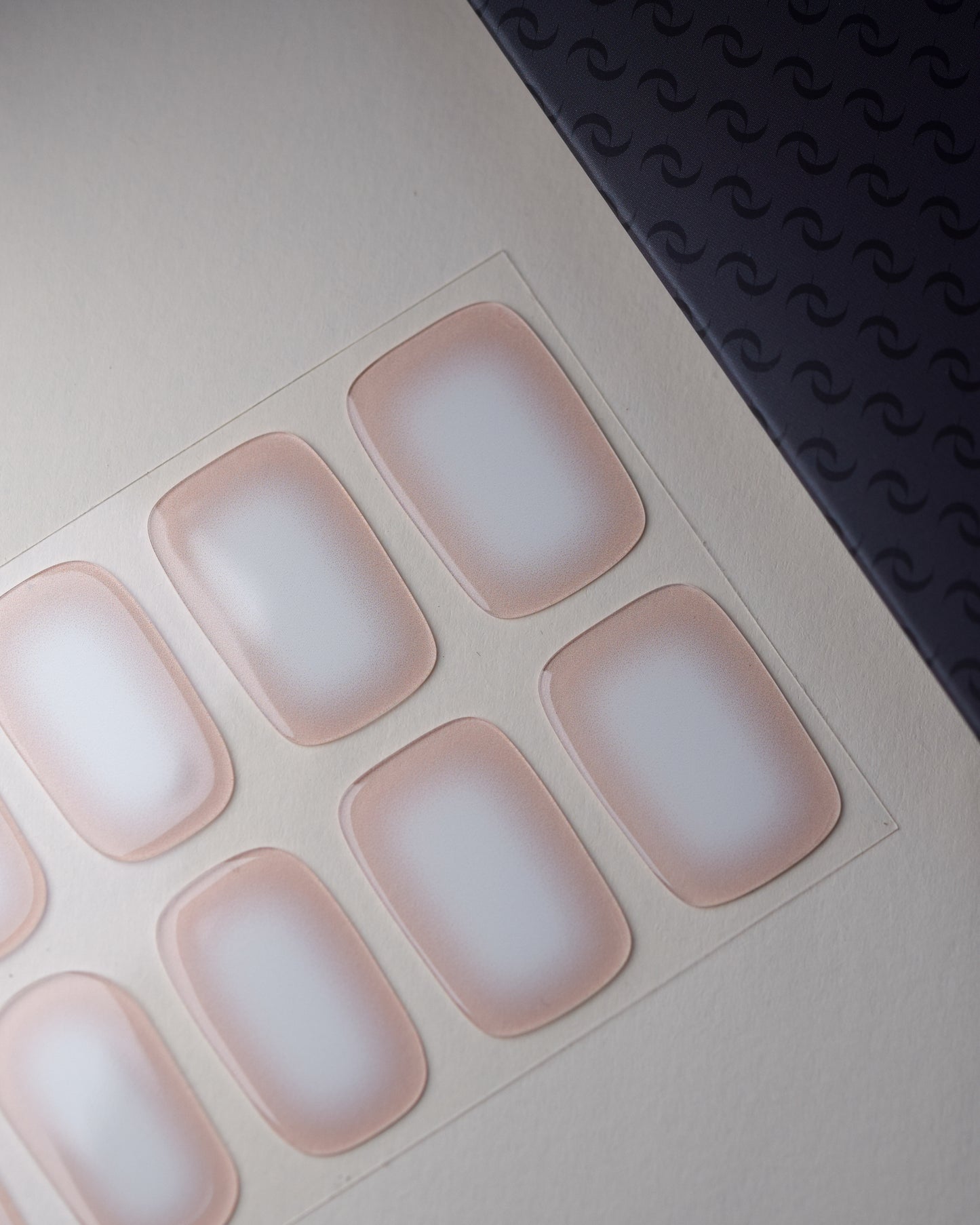 Aura UV Nailwraps milchiger Roséton Detail