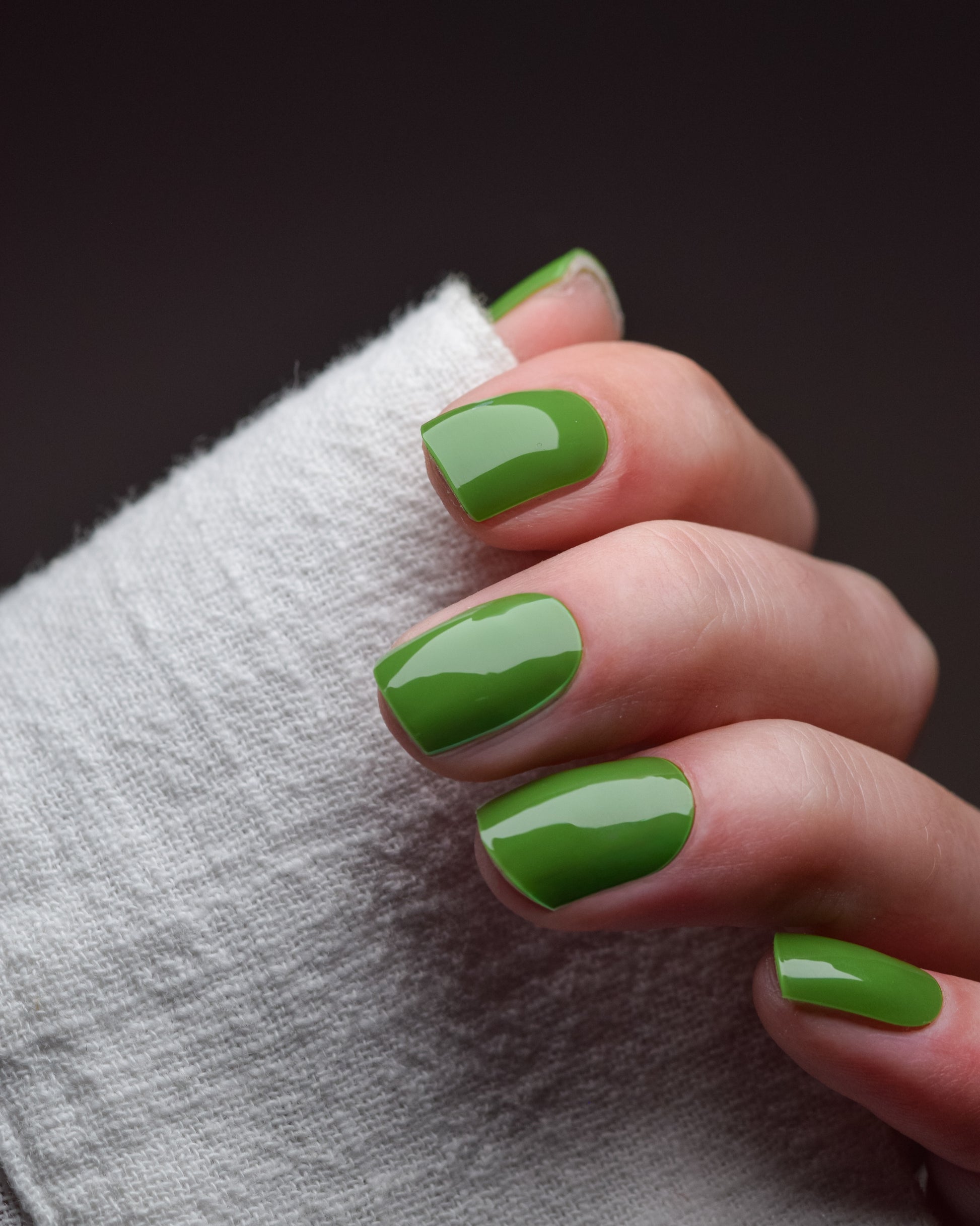 UV Gel Wraps Wiesengrün in sattem Grün