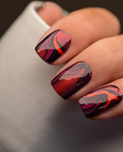 Nailpolish Wraps Bloody Glam– transparente Nailwraps mit Glanz und glitzernd rotem Muster 