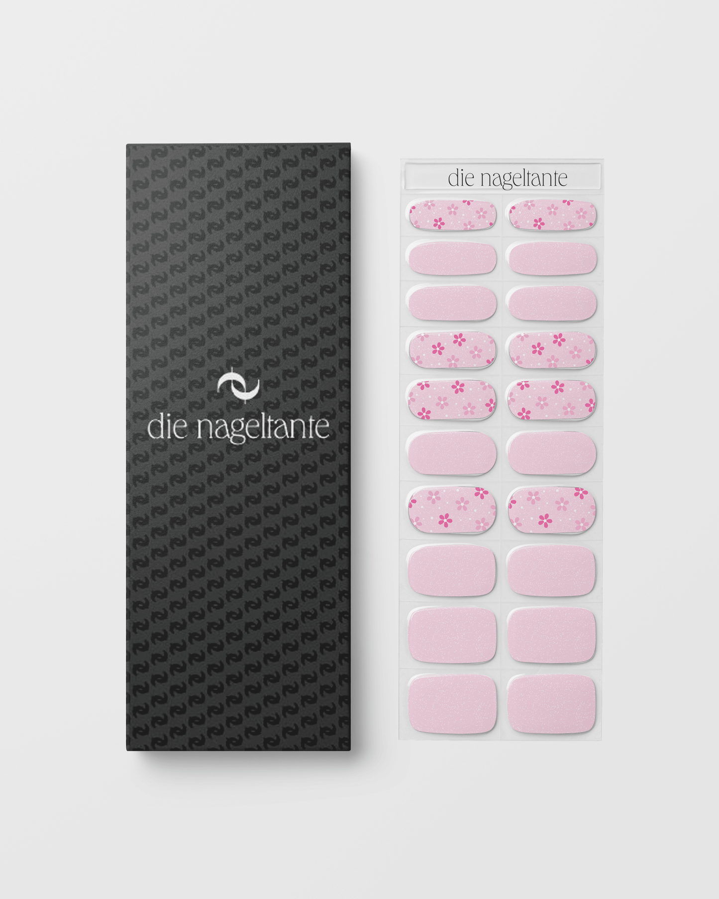 Verpackung der Blush Bouquet UV Gel Wraps mit Übersicht der floralen Rosé-Designs.