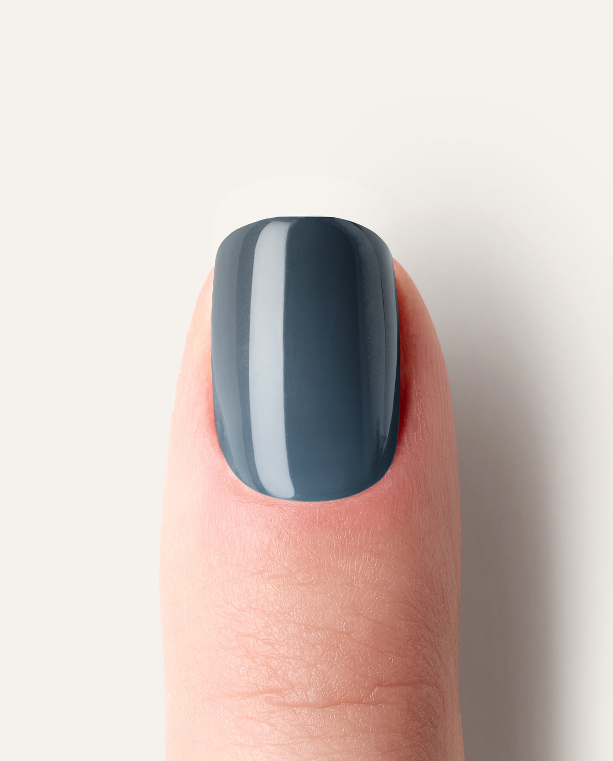 Frostmond Nailpolish Wraps – vertikales Ombré in Nachtblau und Grau mit kühlem Glanz.
