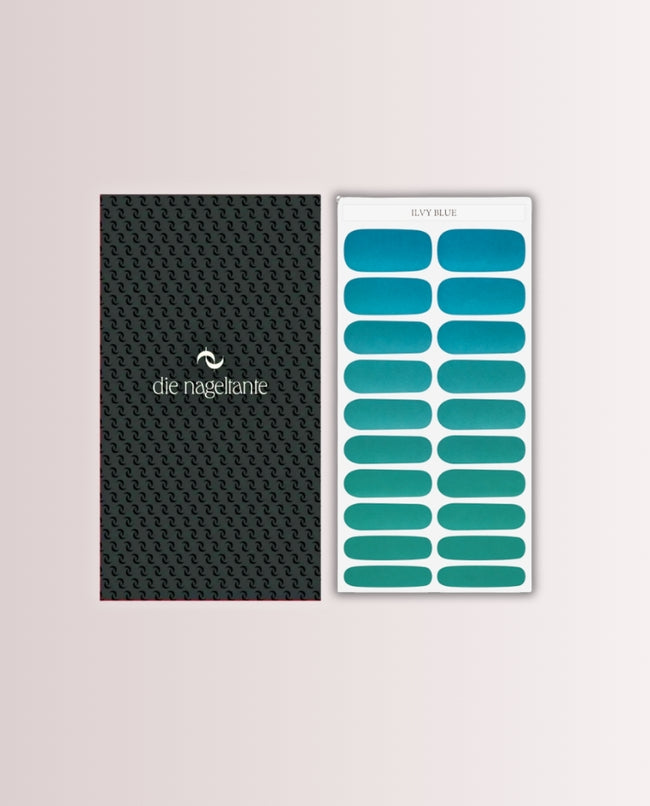Verpackung der Ilvy Blue Nailpolish Wraps inklusive Folienbogen und Anleitung.
