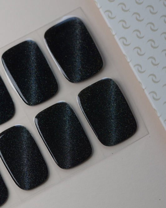 UV Gel Wraps Midnight Black – schwarze Nailwraps mit Cat-Eye Effekt