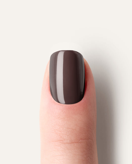 Nevio Chocolate Chime Nailpolish Wraps – vertikales Ombré in dunklem Schokoladenbraun.
