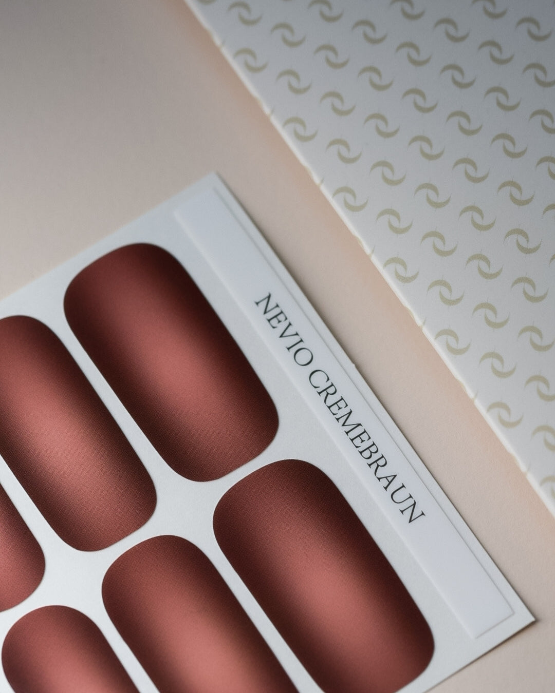 Nevio Cream Brown