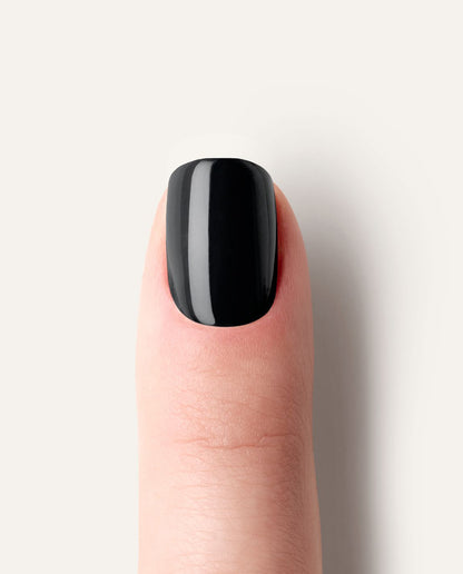 UV Gel Wraps Black – schwarze Nailwraps mit Glanz - Maniküre Ergebnis