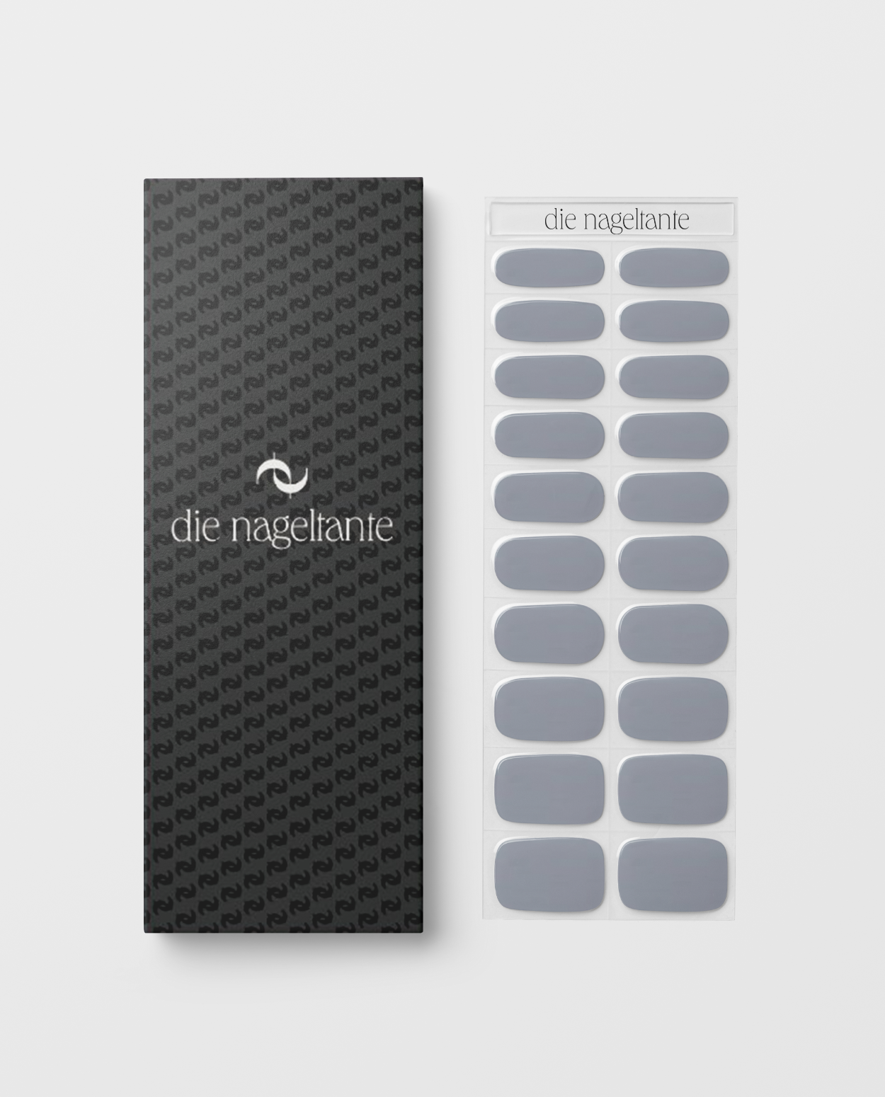 UV Gel Wraps Wolkengrau – Verpackung und Nail Design.