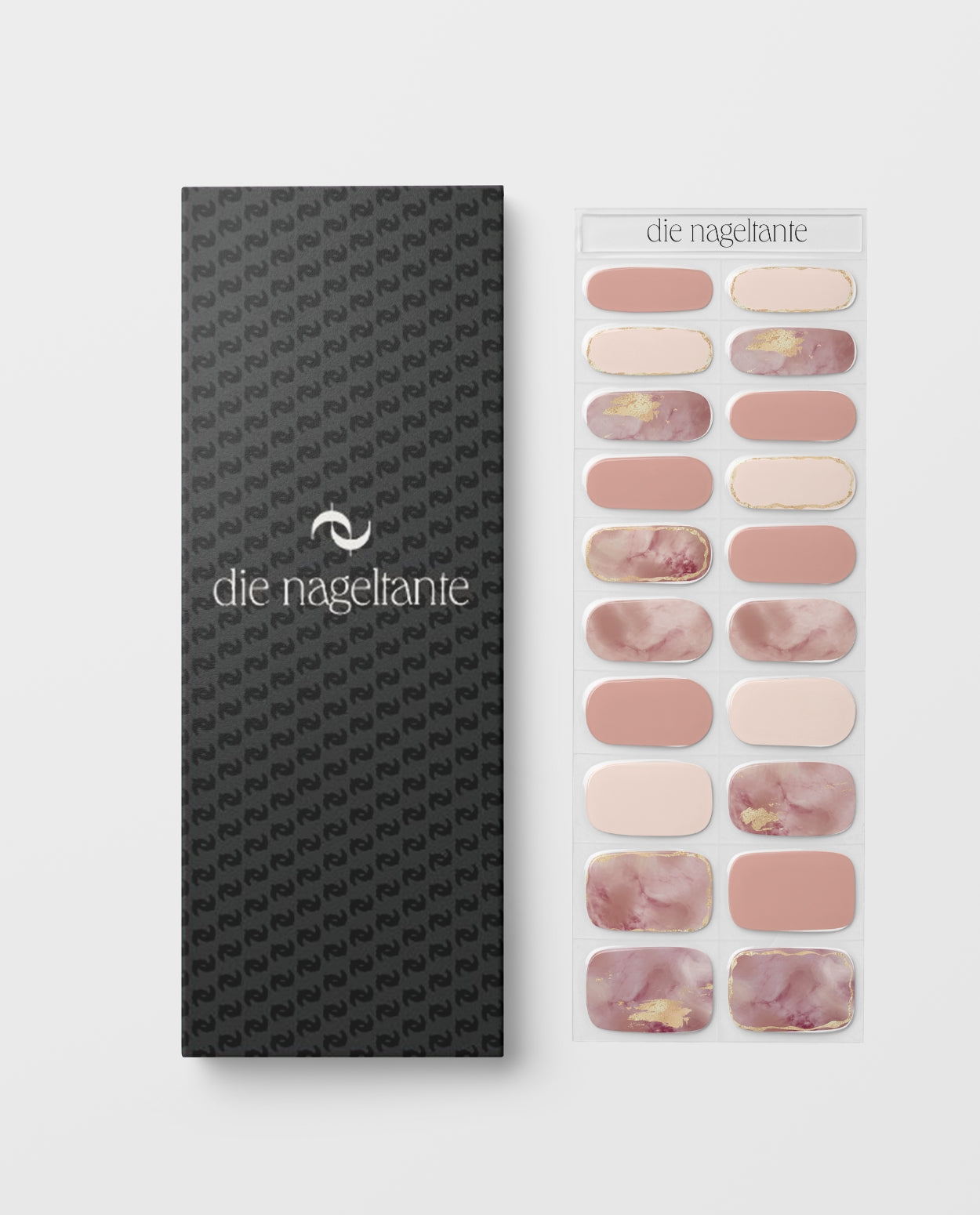 Goldzauber Design – roséfarbene UV Gel Wraps mit goldenen Highlights.