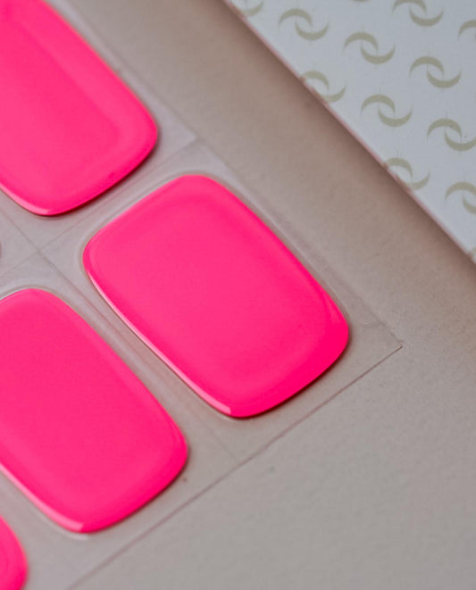 UV Gel Wraps „Electric Berry“ in intensivem Pink, Detailansicht