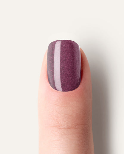 Samtbeere – elegante Beerenrot Nägel mit UV Gel Wraps, glänzend und edel.