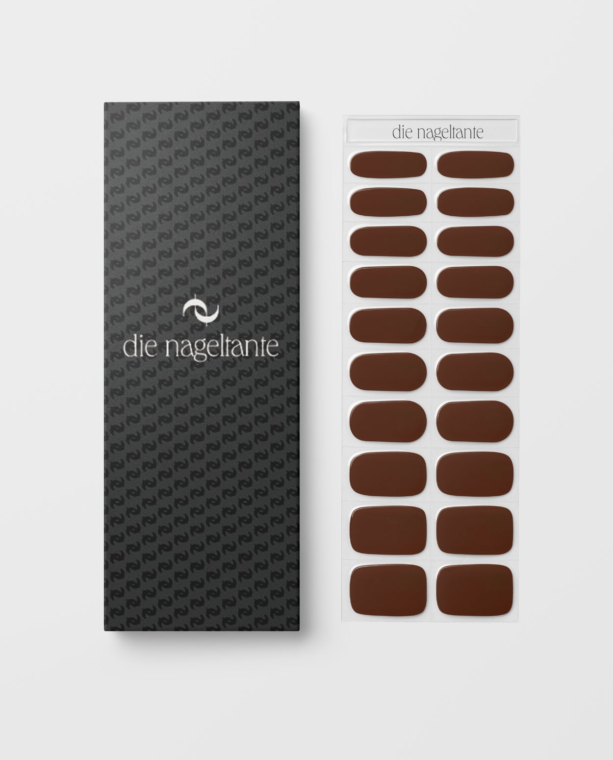 Detailaufnahme der Verpackung des Designs Mocha – glänzende braune UV Wraps im warmen Farbton.