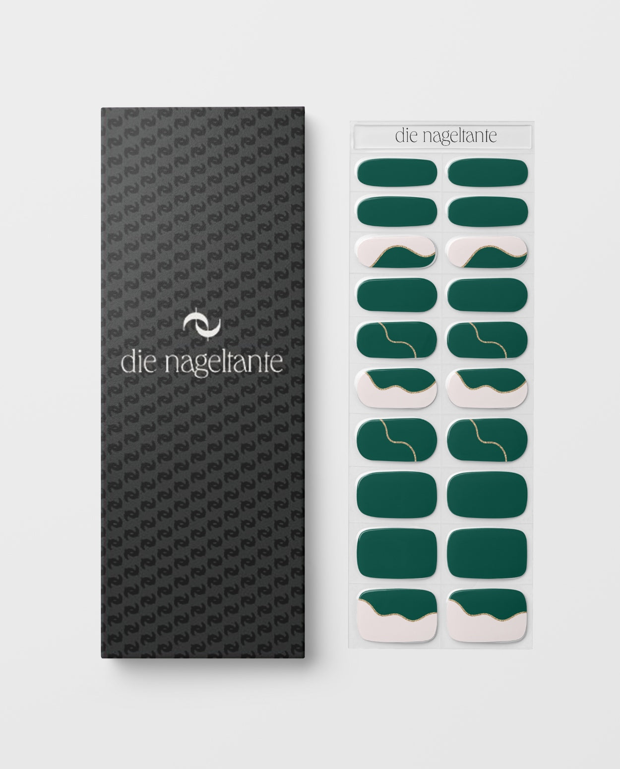 Emerald Queen – Nail Wraps in intensivem Smaragdgrün für elegante Looks.