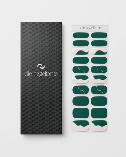 Emerald Queen – Nail Wraps in intensivem Smaragdgrün für elegante Looks.