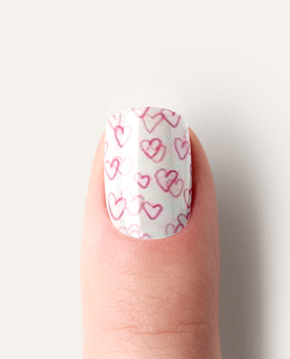 Produktbogen UV Gel Wraps Herzstück – 20 Streifen Semi-Cured mit Herzchen-Muster.