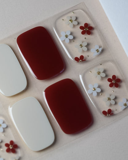 Detailansicht der UV Gel Wraps Cream Garden mit feinen floralen Details