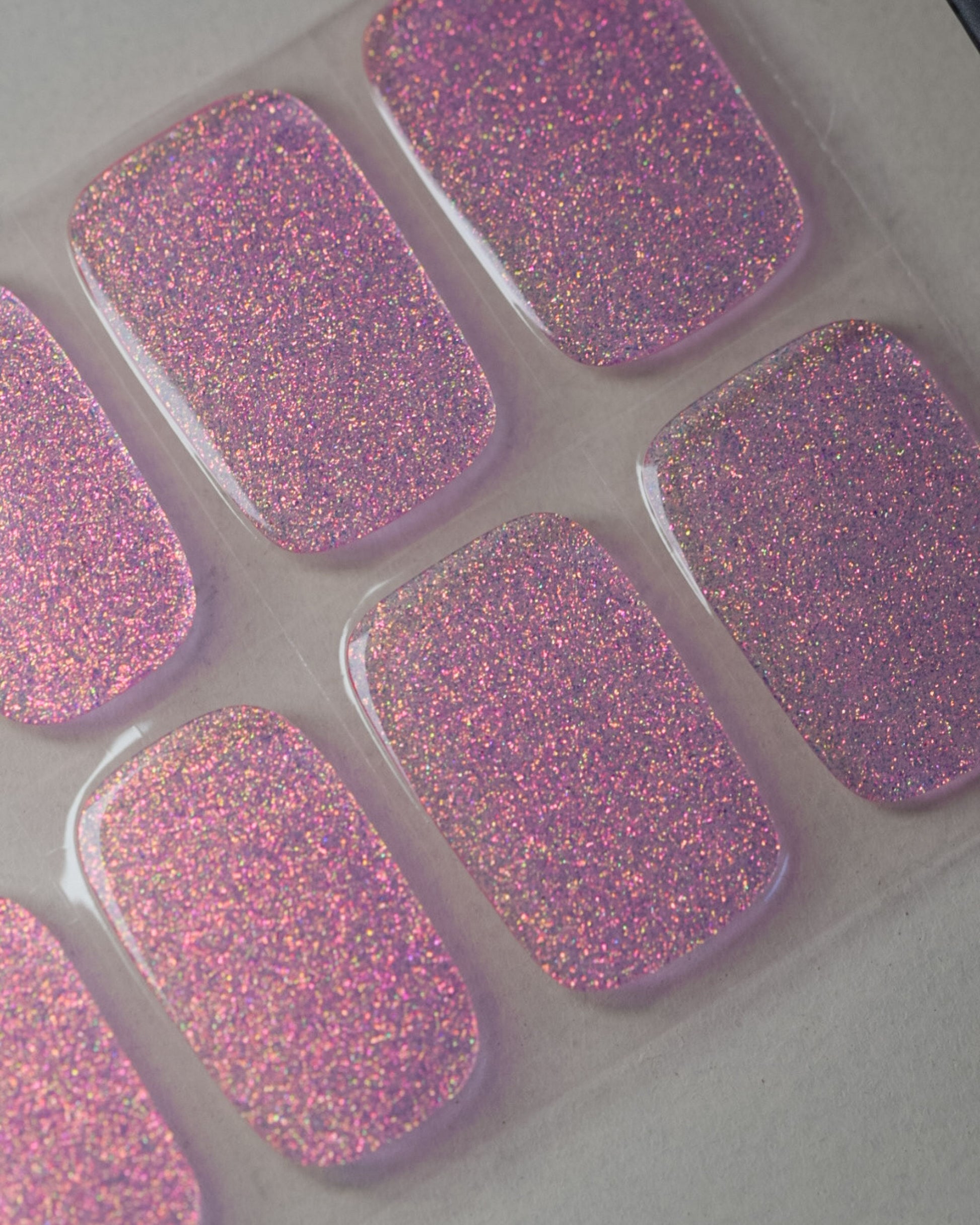 Detailansicht der UV Gel Wraps Silk Shimmer mit feinem, gleichmäßigem Glanz