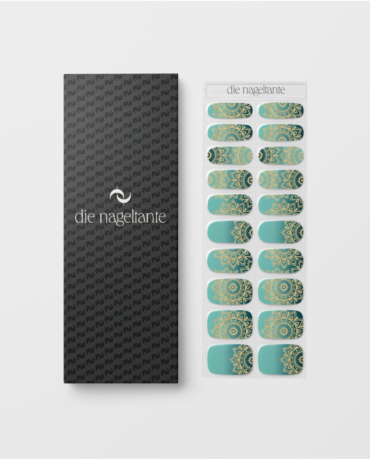 UV Gel Wraps Boho Queen – petrol grüne Nailwraps mit Glanz und goldenen Metallic Mandala Muster - Verpackung der Nail Wraps