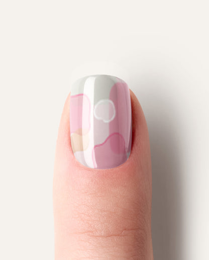 UV Gel Wraps Aquarellkuss – Maniküre Ergebnis