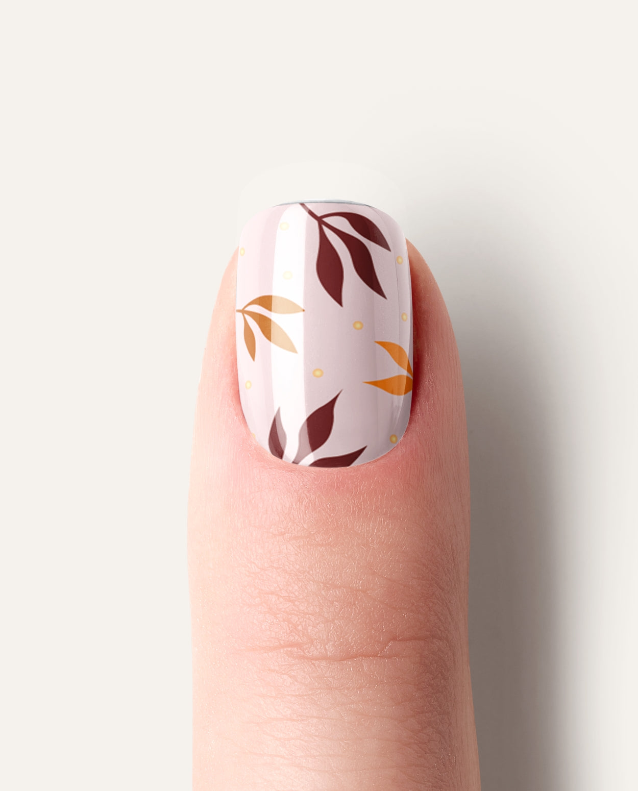 Cinnamon & Gold – UV Gel Wraps im herbstlichen Blätter-Design mit warmen Zimt- und Goldtönen.