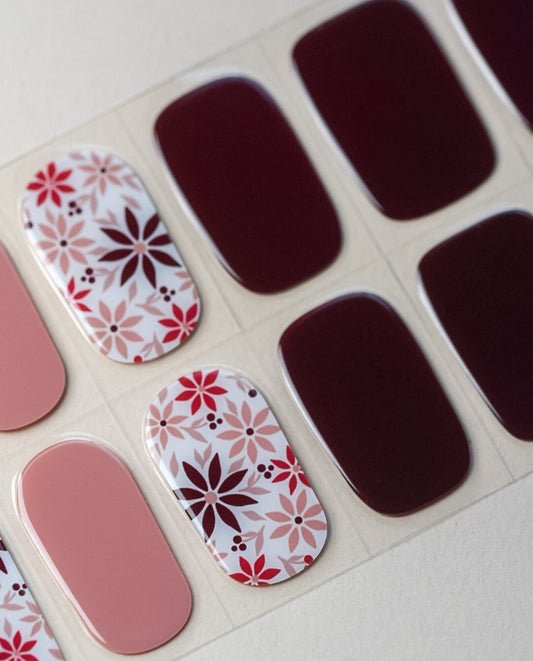 Produktbogen UV Gel Wraps Wine Garden – 20 Streifen Semi-Cured mit Bordeaux und Blumenmuster.