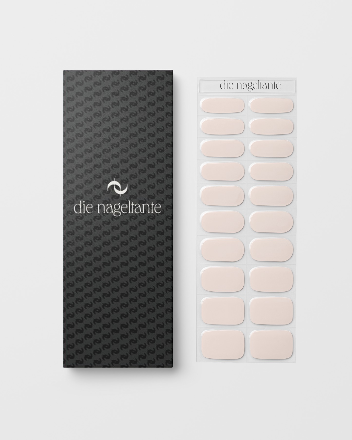 Nahaufnahme der Soft Sand UV Gel Wraps – heller Beigeton mit feinem, seidigem Glanz.
