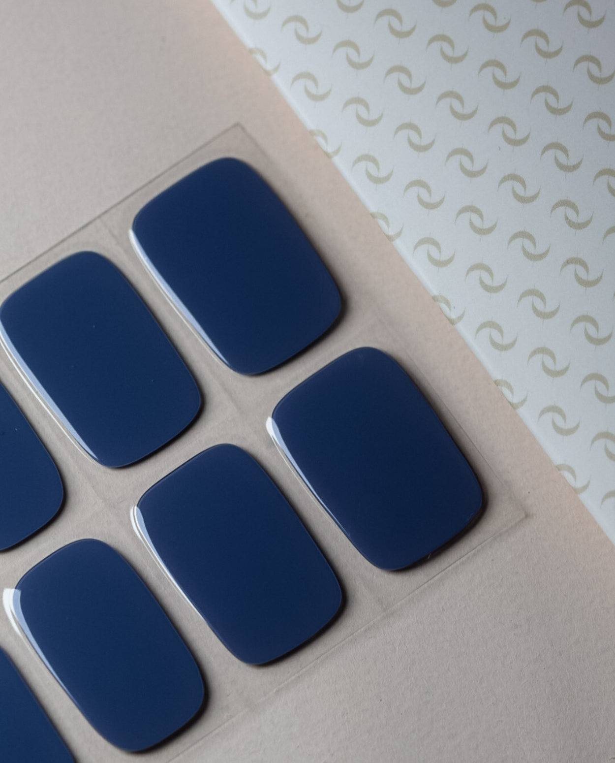 Stone Blue UV Gel Wraps – kühles Graublau mit eleganter, moderner Ausstrahlung.
