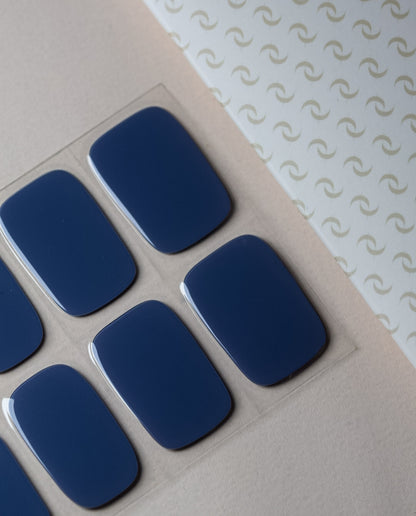 Stone Blue UV Gel Wraps – kühles Graublau mit eleganter, moderner Ausstrahlung.
