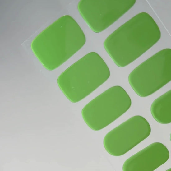 UV Gel Wraps Wiesengrün Anwendung Hand