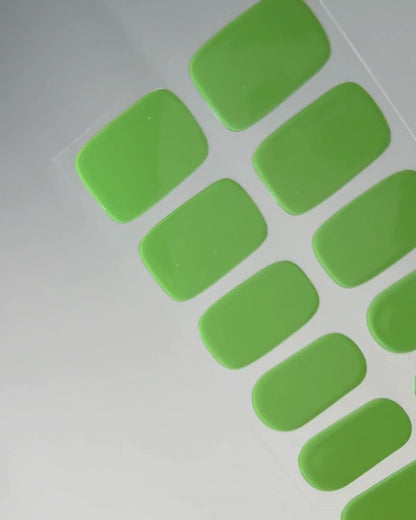 UV Gel Wraps Wiesengrün Anwendung Hand