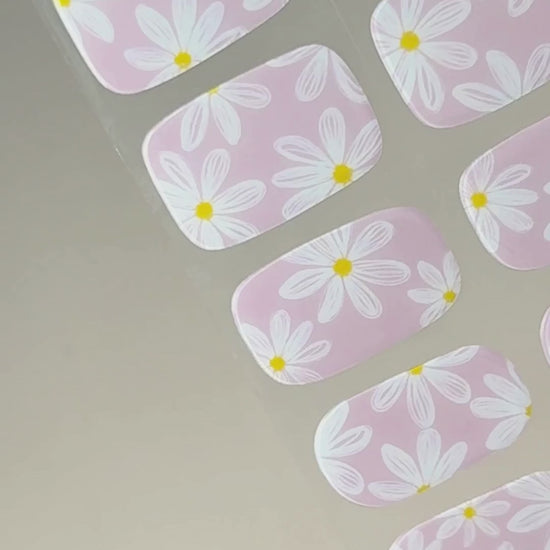 UV Gel Wraps Set Everyday Daisies mit Designübersicht und Blütenmuster