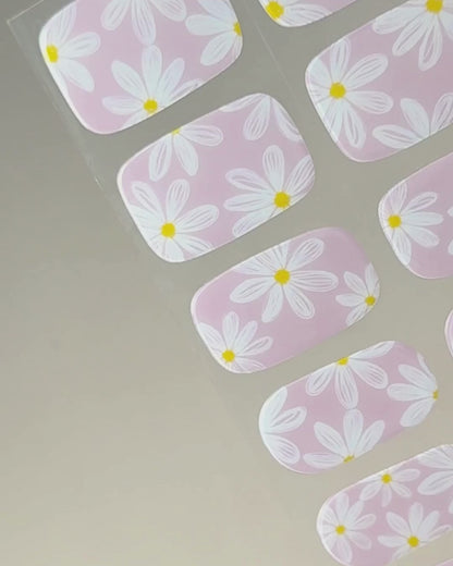 UV Gel Wraps Set Everyday Daisies mit Designübersicht und Blütenmuster
